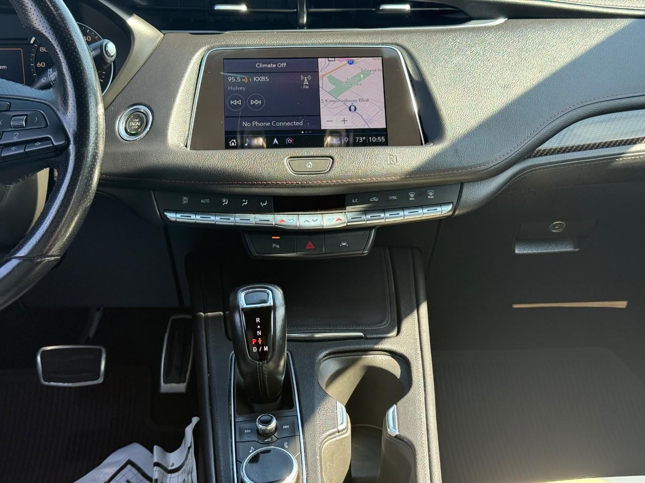 Cadillac XT4 Vehicle Full-screen Gallery Image 14