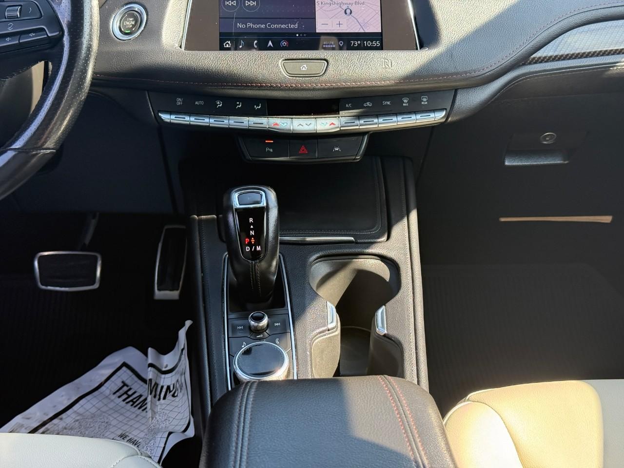 Cadillac XT4 Vehicle Full-screen Gallery Image 15