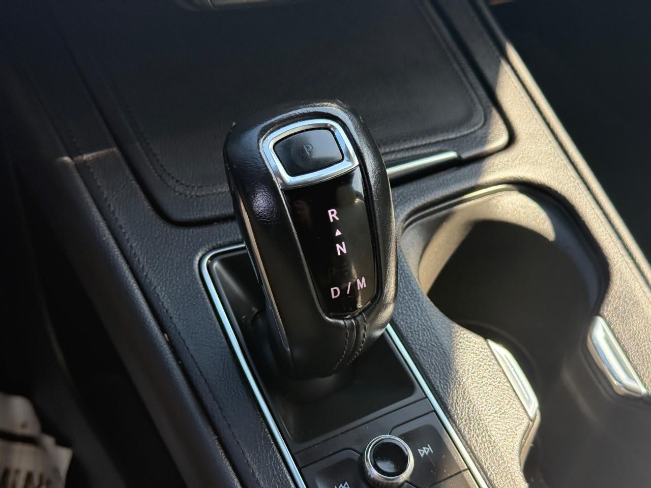 Cadillac XT4 Vehicle Full-screen Gallery Image 23