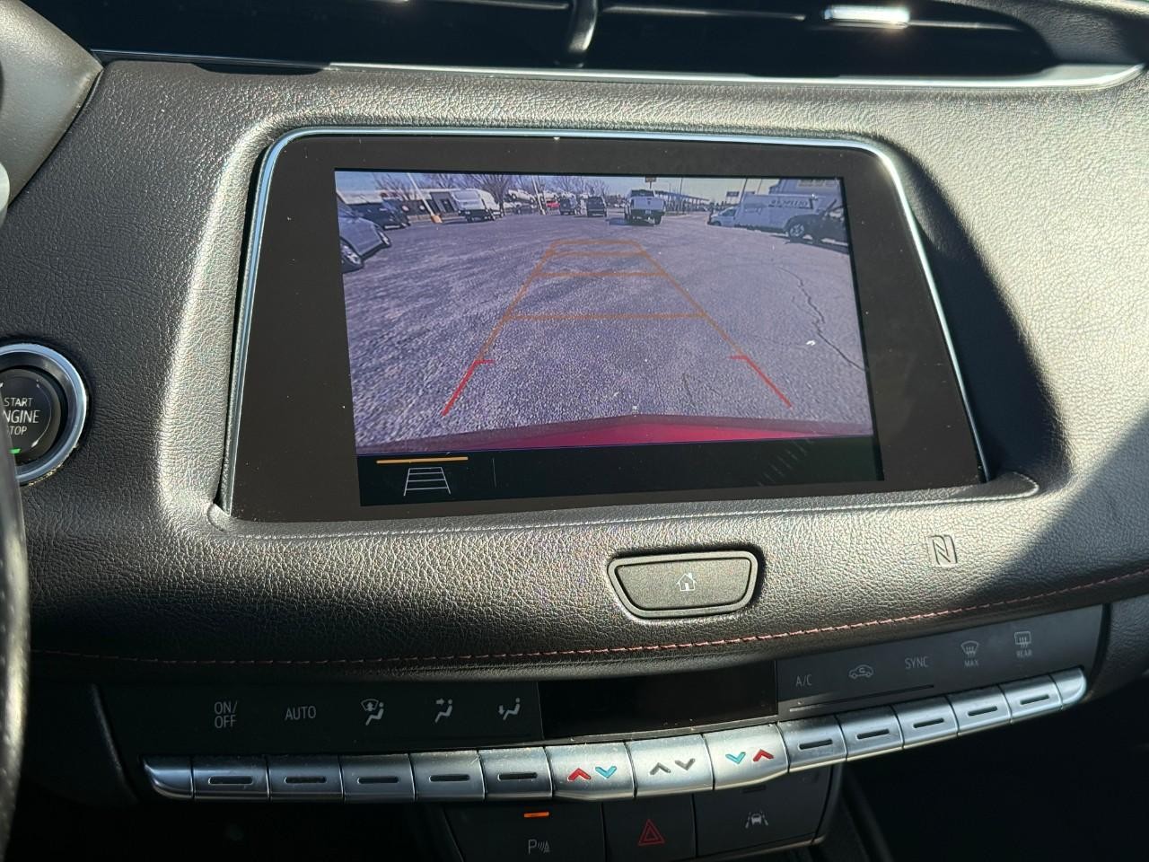 Cadillac XT4 Vehicle Full-screen Gallery Image 24