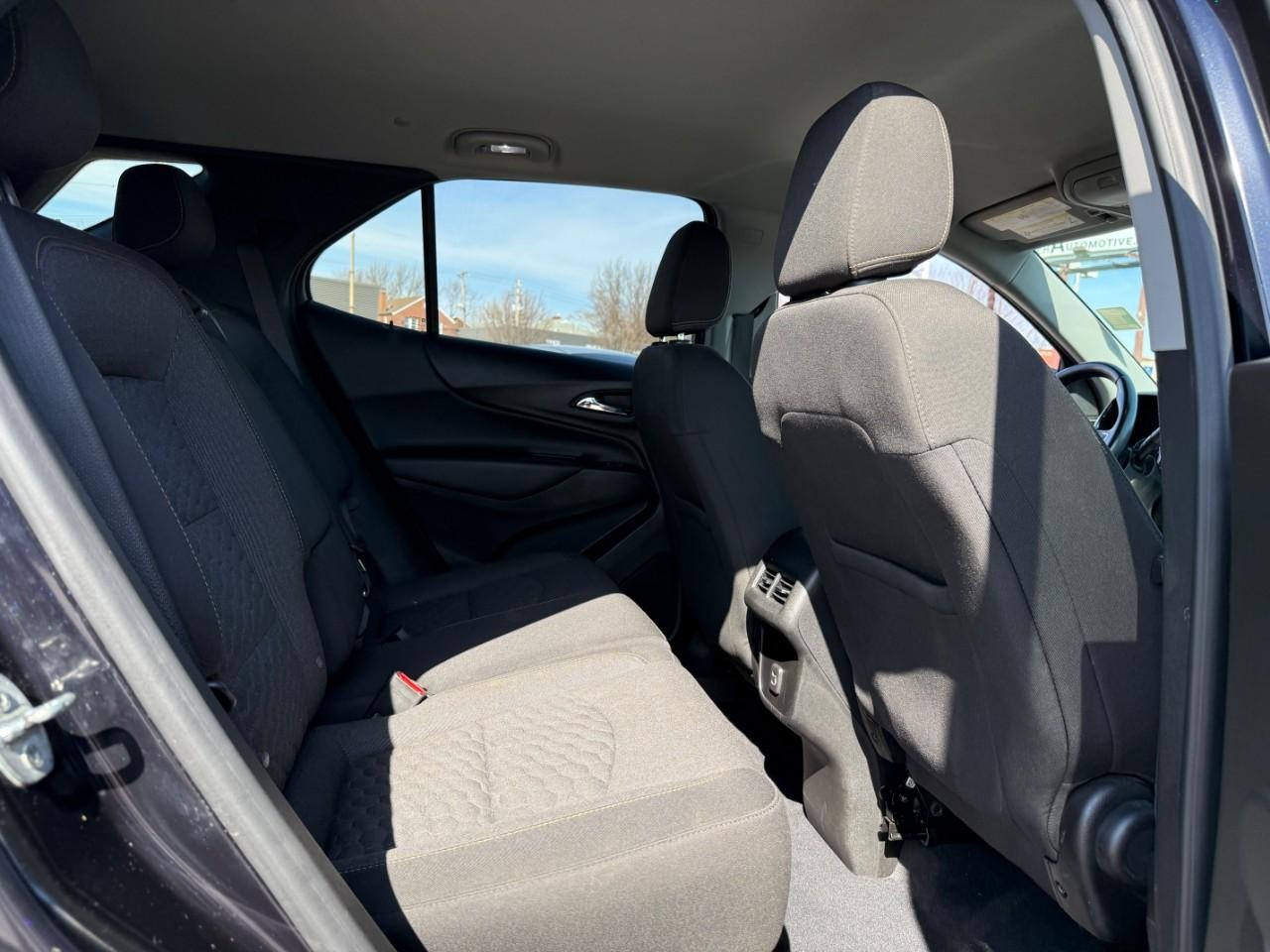 Chevrolet Equinox Vehicle Full-screen Gallery Image 09