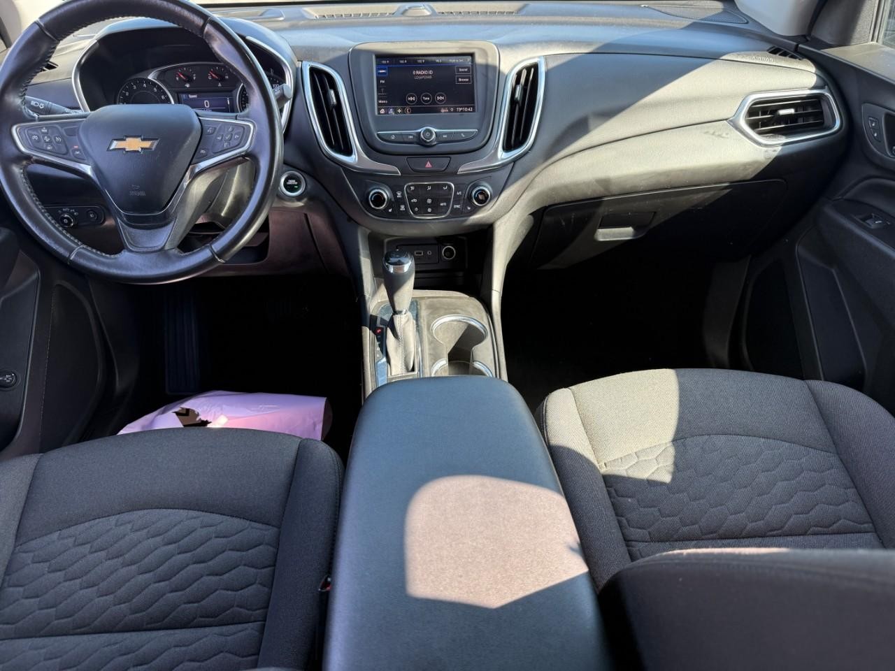 Chevrolet Equinox Vehicle Full-screen Gallery Image 10