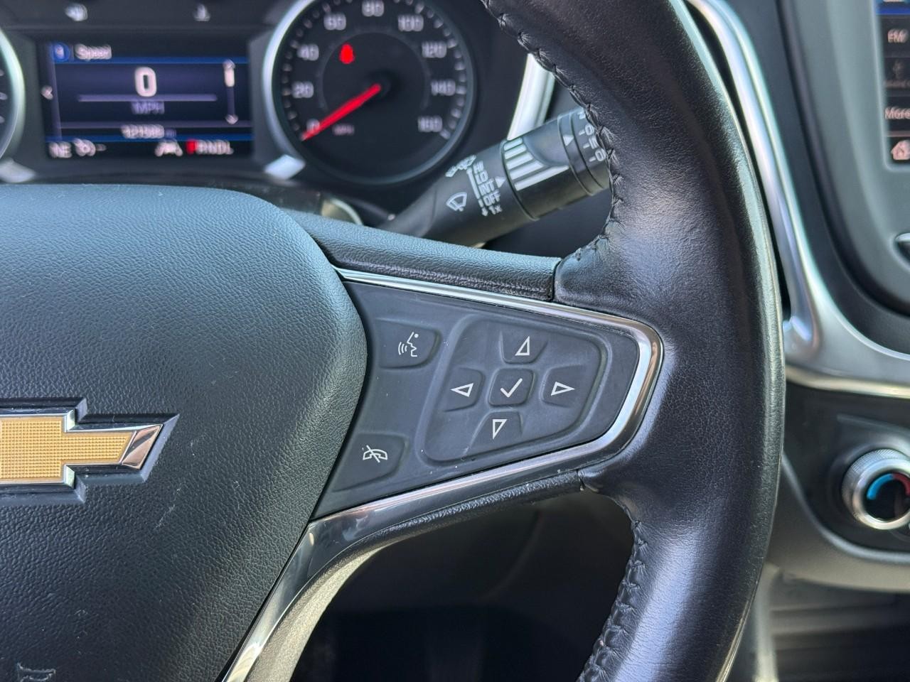 Chevrolet Equinox Vehicle Full-screen Gallery Image 18