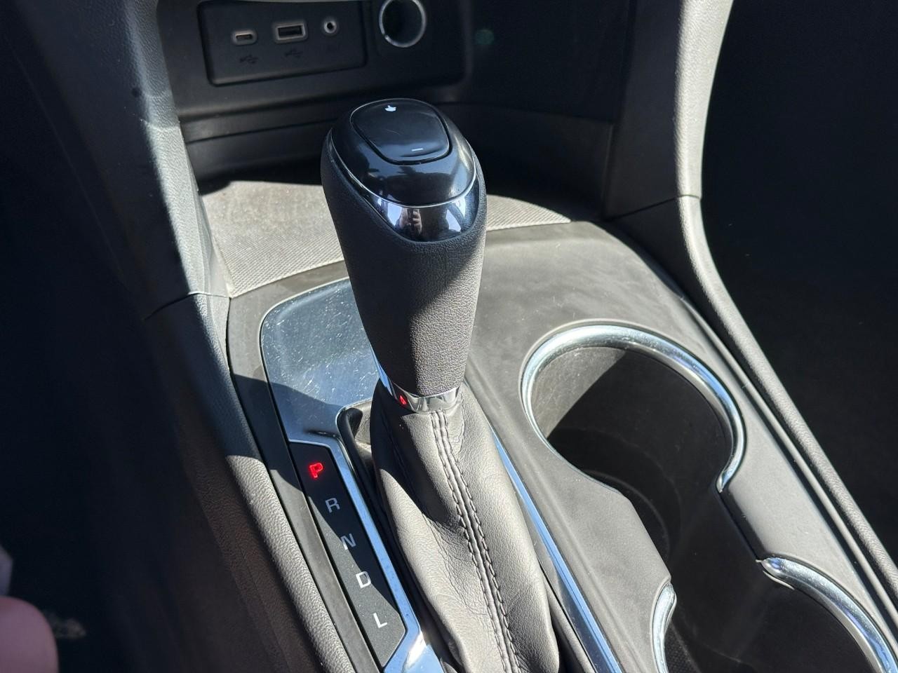 Chevrolet Equinox Vehicle Full-screen Gallery Image 20