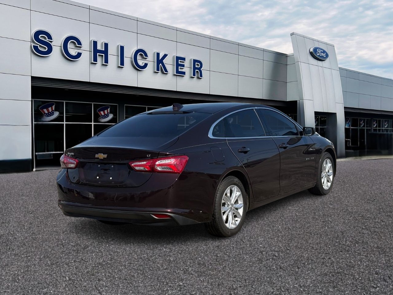 Chevrolet Malibu Vehicle Full-screen Gallery Image 02