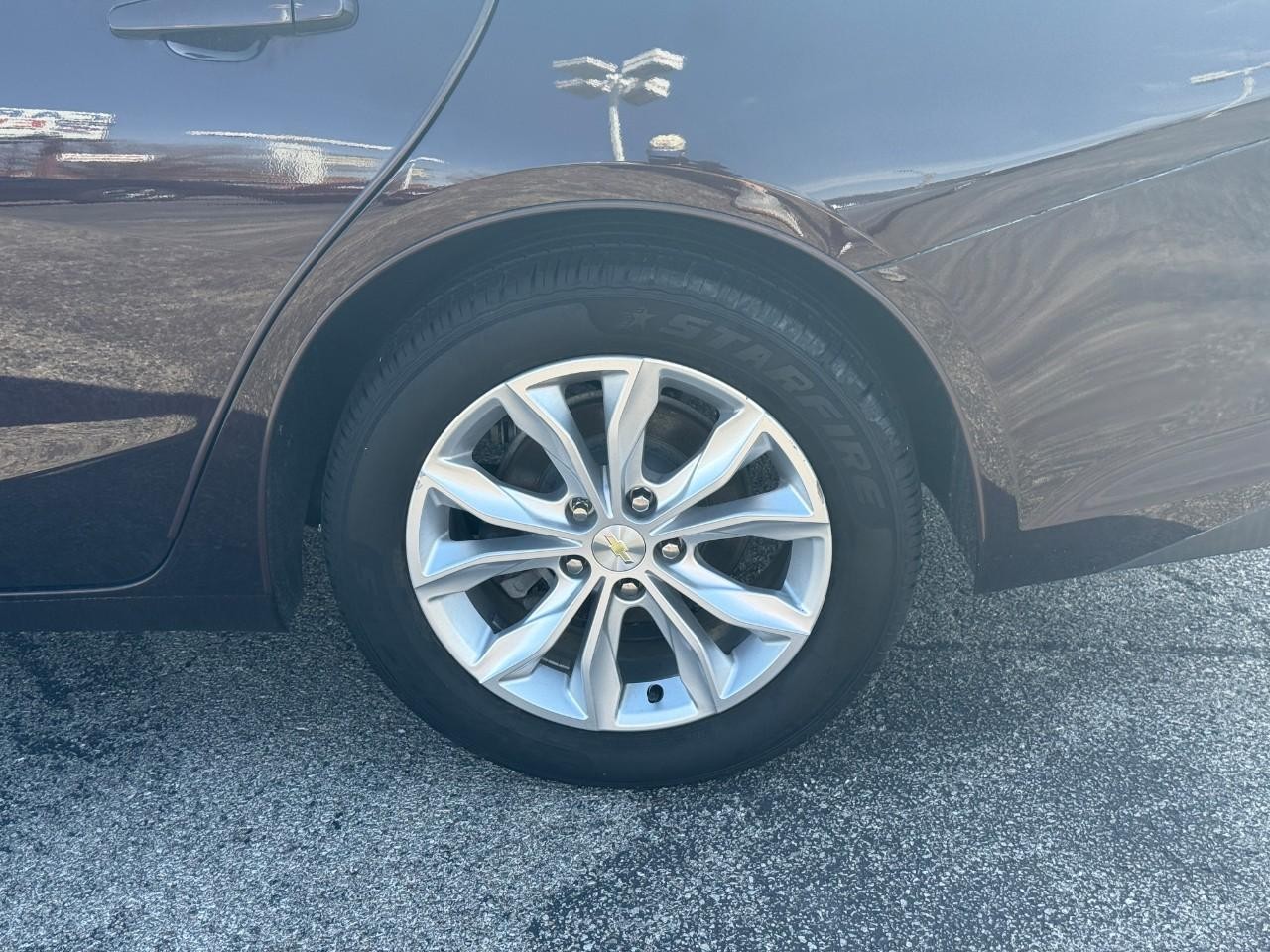 Chevrolet Malibu Vehicle Full-screen Gallery Image 06