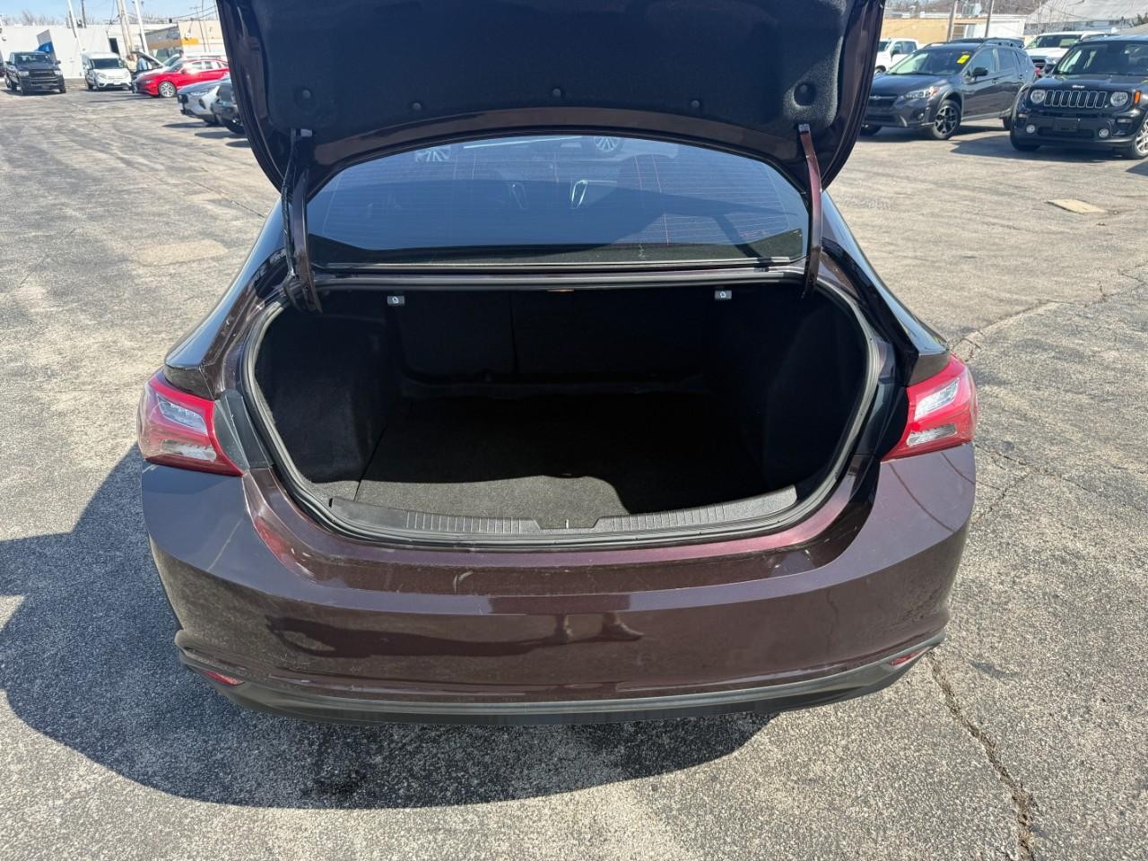 Chevrolet Malibu Vehicle Full-screen Gallery Image 07