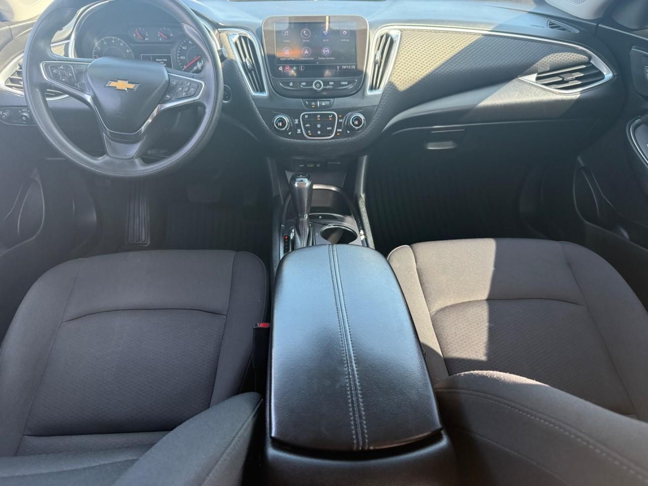 Chevrolet Malibu Vehicle Full-screen Gallery Image 11