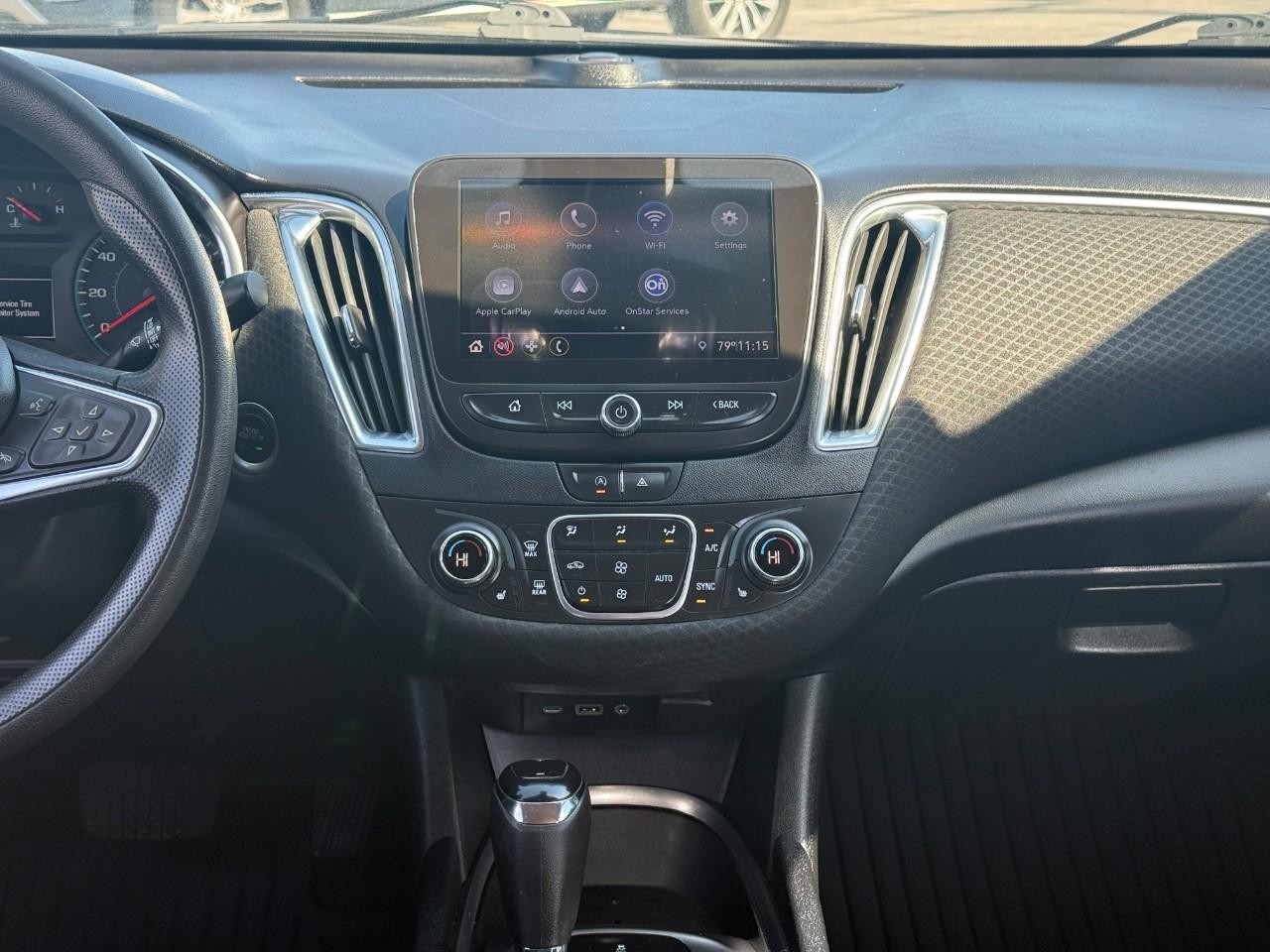 Chevrolet Malibu Vehicle Full-screen Gallery Image 13