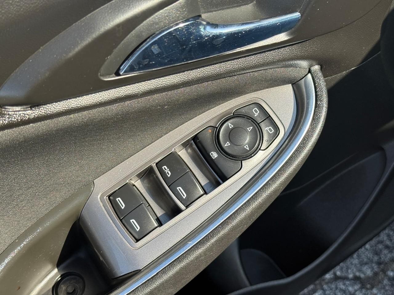 Chevrolet Malibu Vehicle Full-screen Gallery Image 17