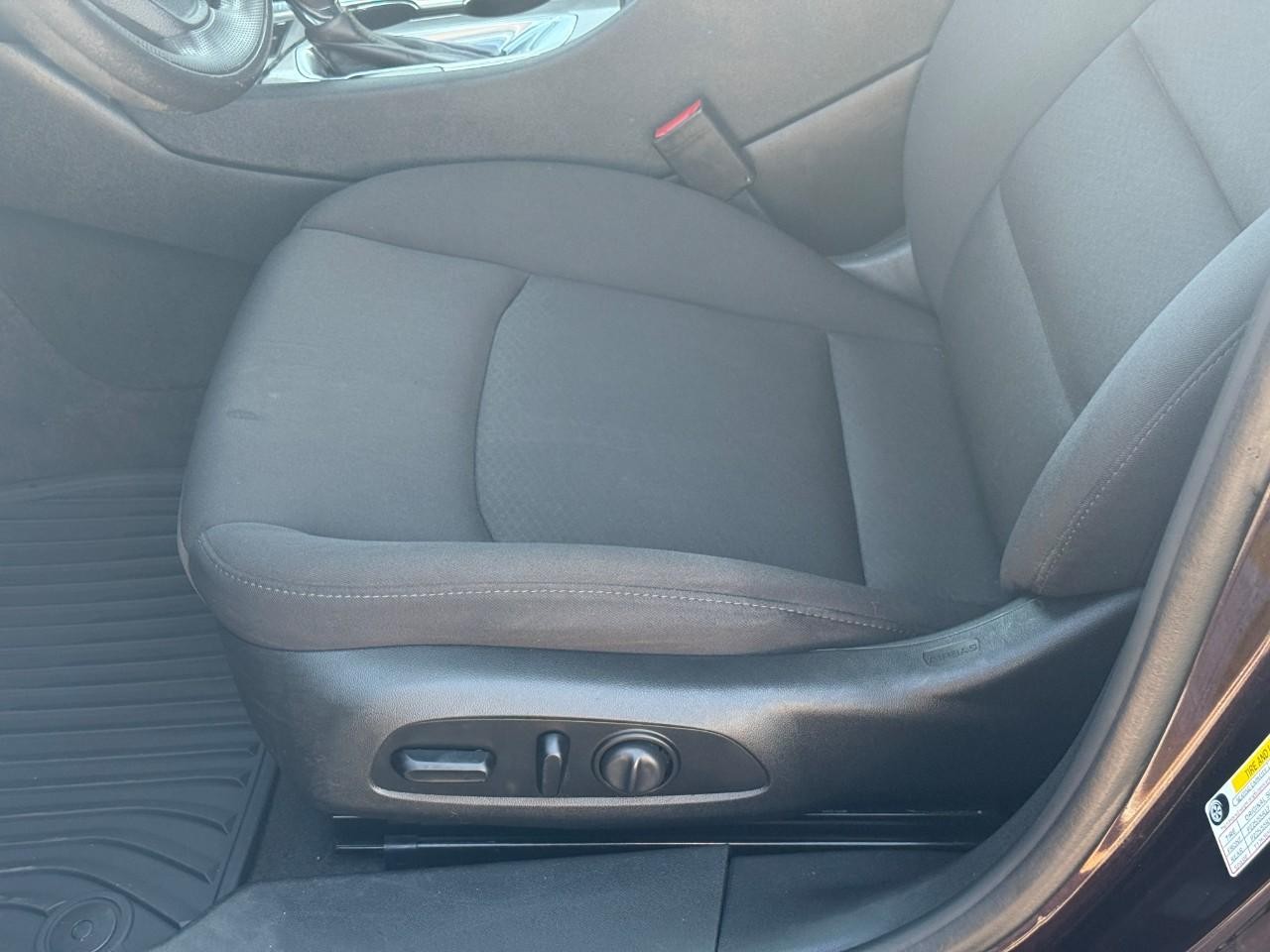 Chevrolet Malibu Vehicle Full-screen Gallery Image 18