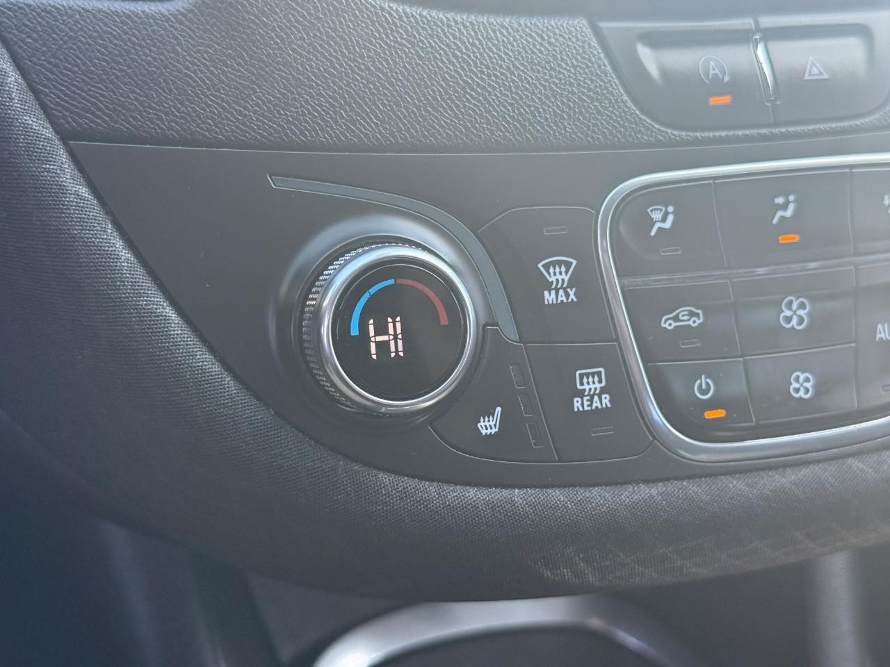 Chevrolet Malibu Vehicle Full-screen Gallery Image 23