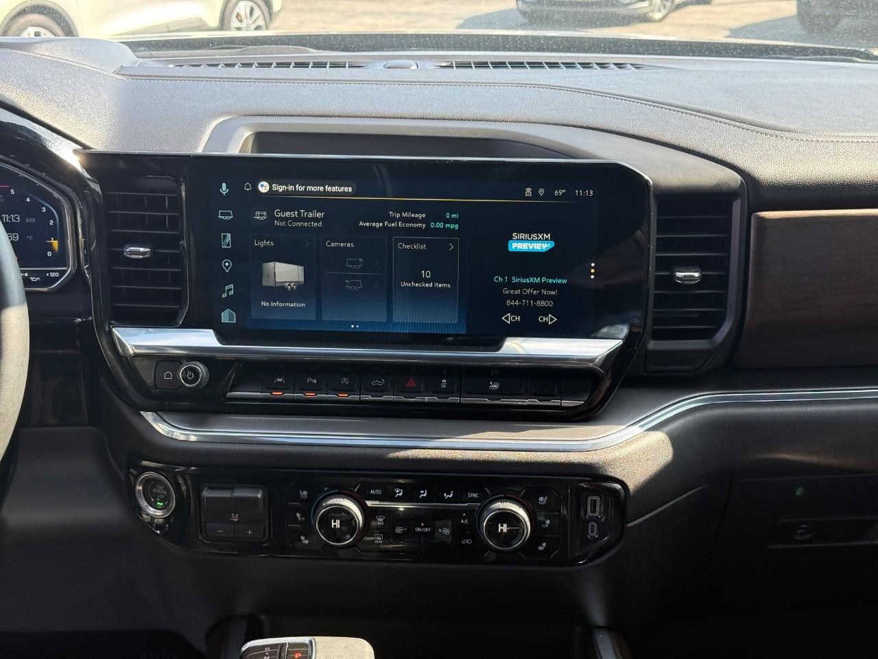 Chevrolet Silverado 1500 Vehicle Full-screen Gallery Image 13