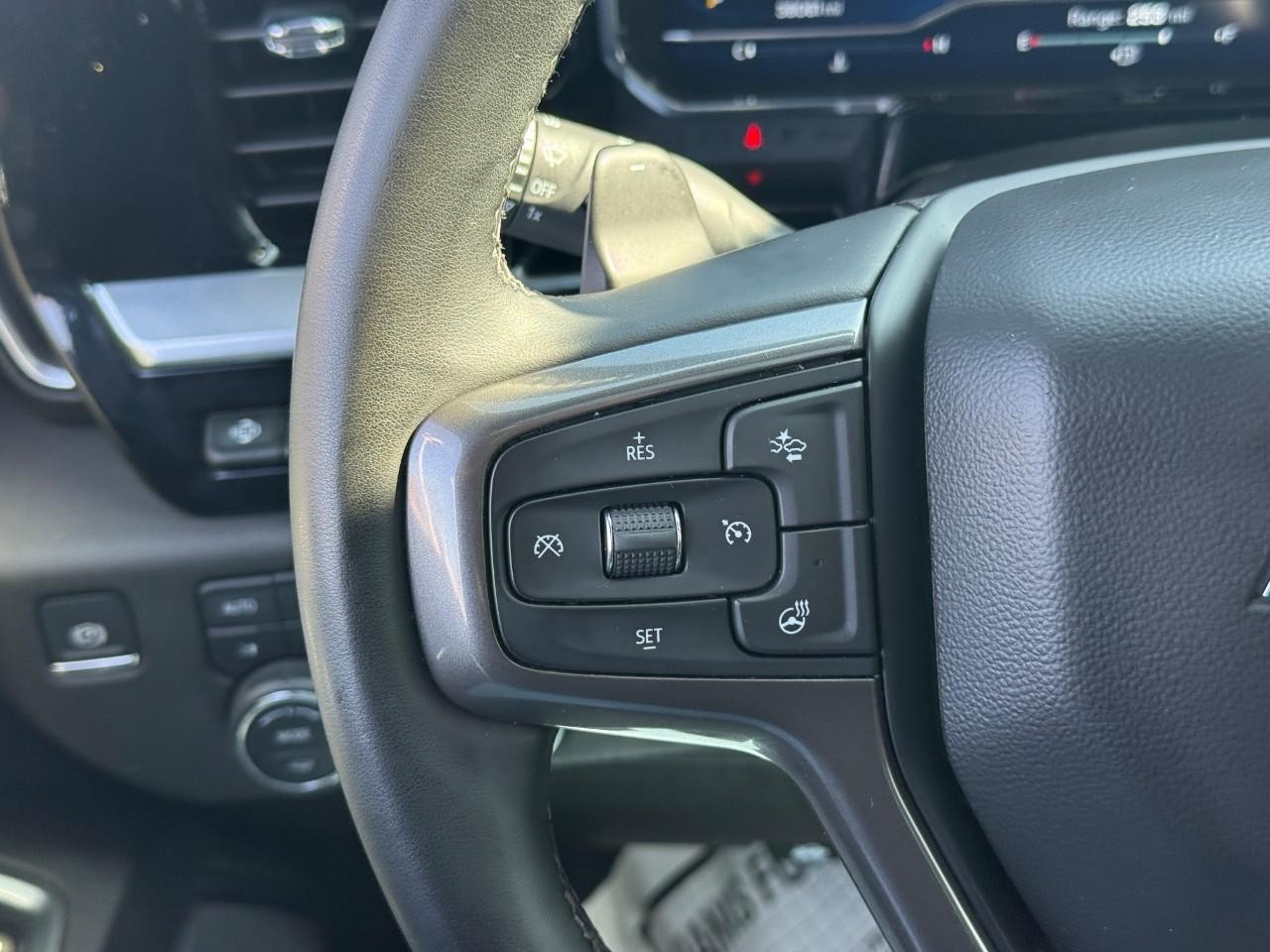 Chevrolet Silverado 1500 Vehicle Full-screen Gallery Image 19