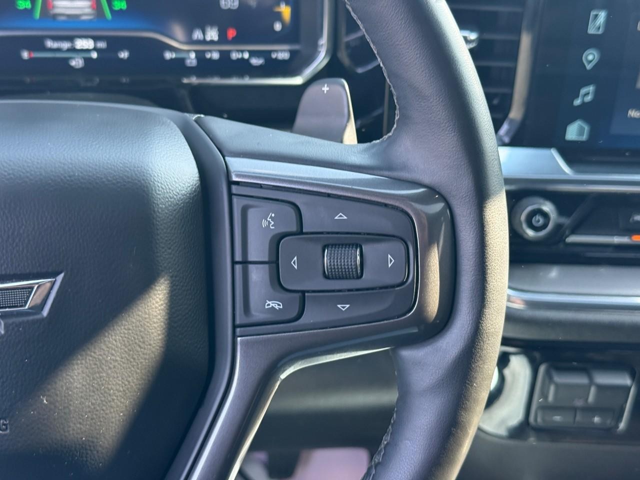 Chevrolet Silverado 1500 Vehicle Full-screen Gallery Image 20