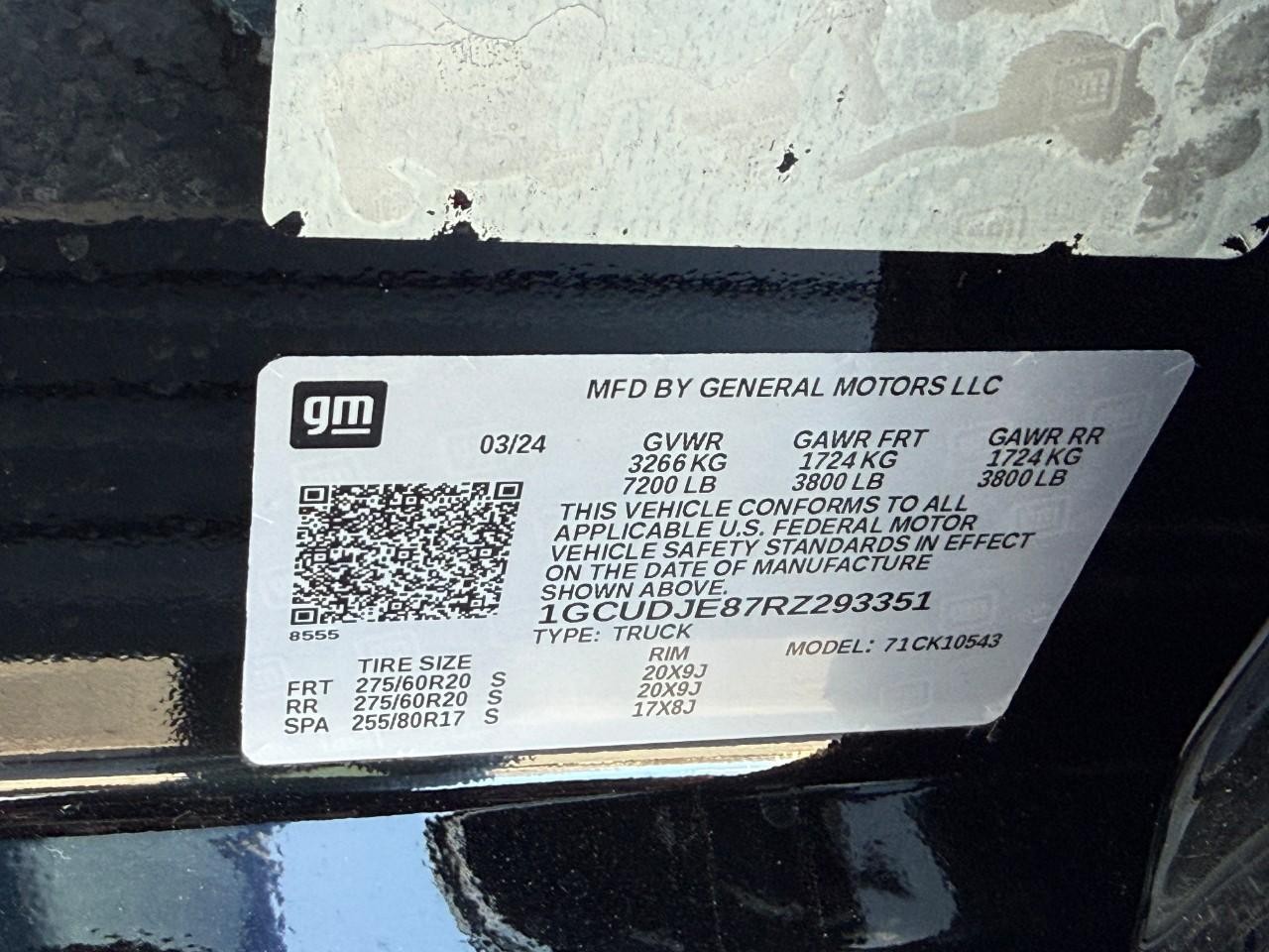 Chevrolet Silverado 1500 Vehicle Full-screen Gallery Image 25