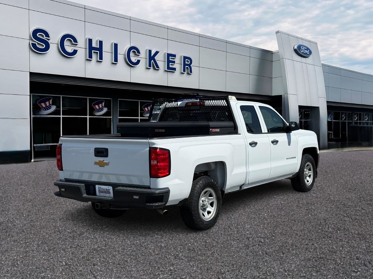 Chevrolet Silverado 1500 Vehicle Full-screen Gallery Image 02