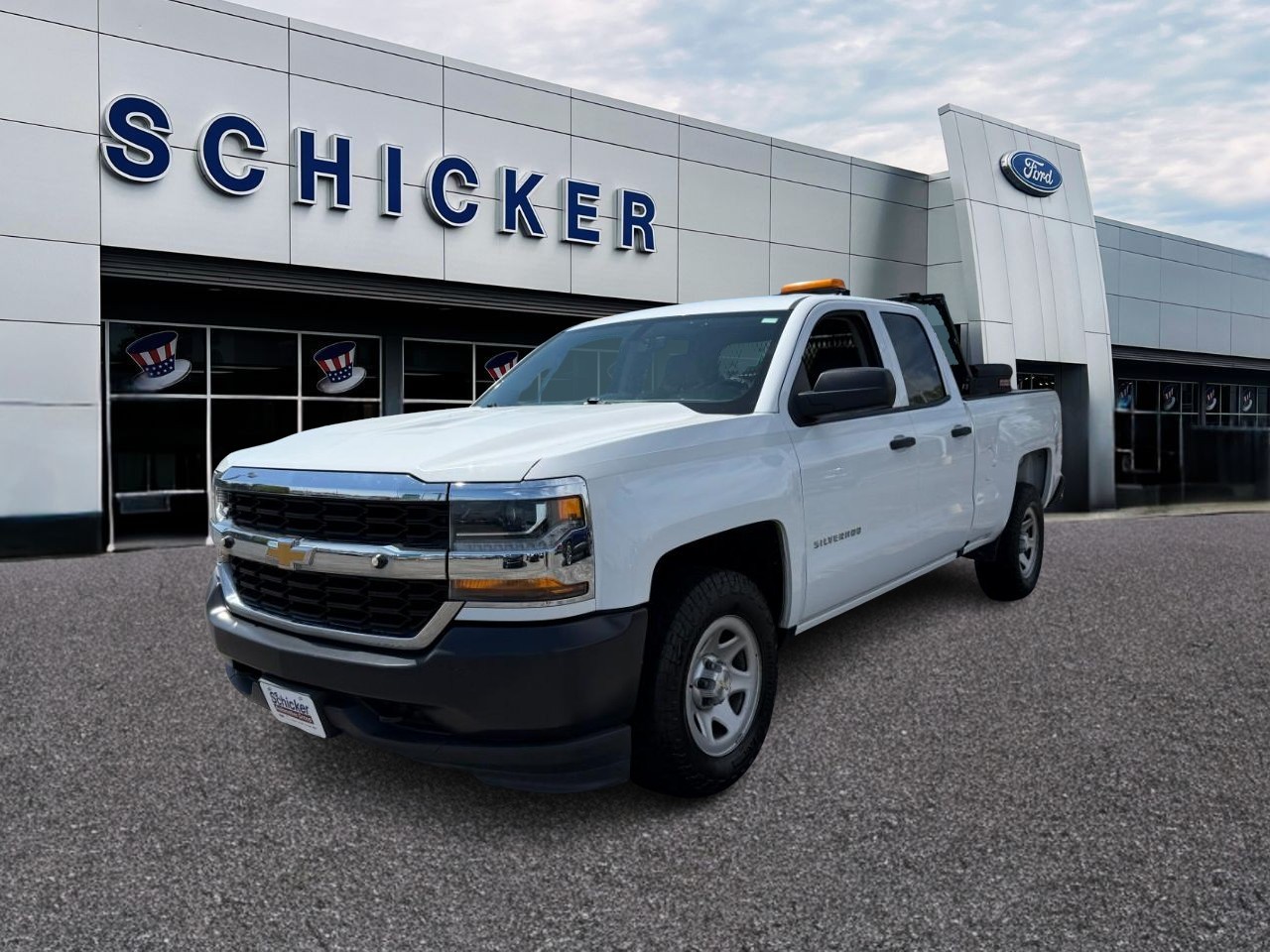 Chevrolet Silverado 1500 Vehicle Full-screen Gallery Image 04