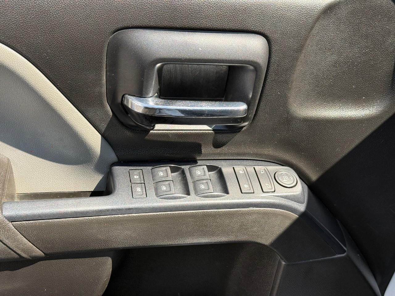 Chevrolet Silverado 1500 Vehicle Full-screen Gallery Image 09