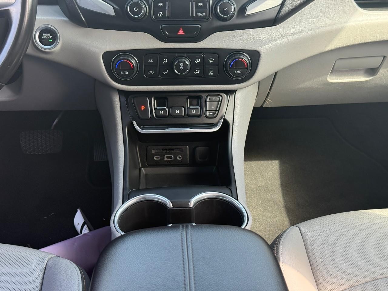 GMC Terrain Vehicle Full-screen Gallery Image 15