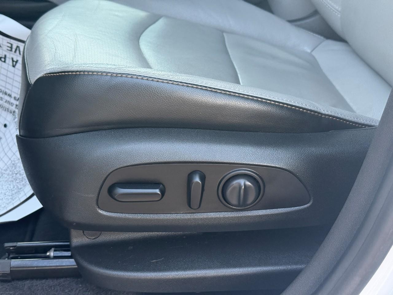 GMC Terrain Vehicle Full-screen Gallery Image 18