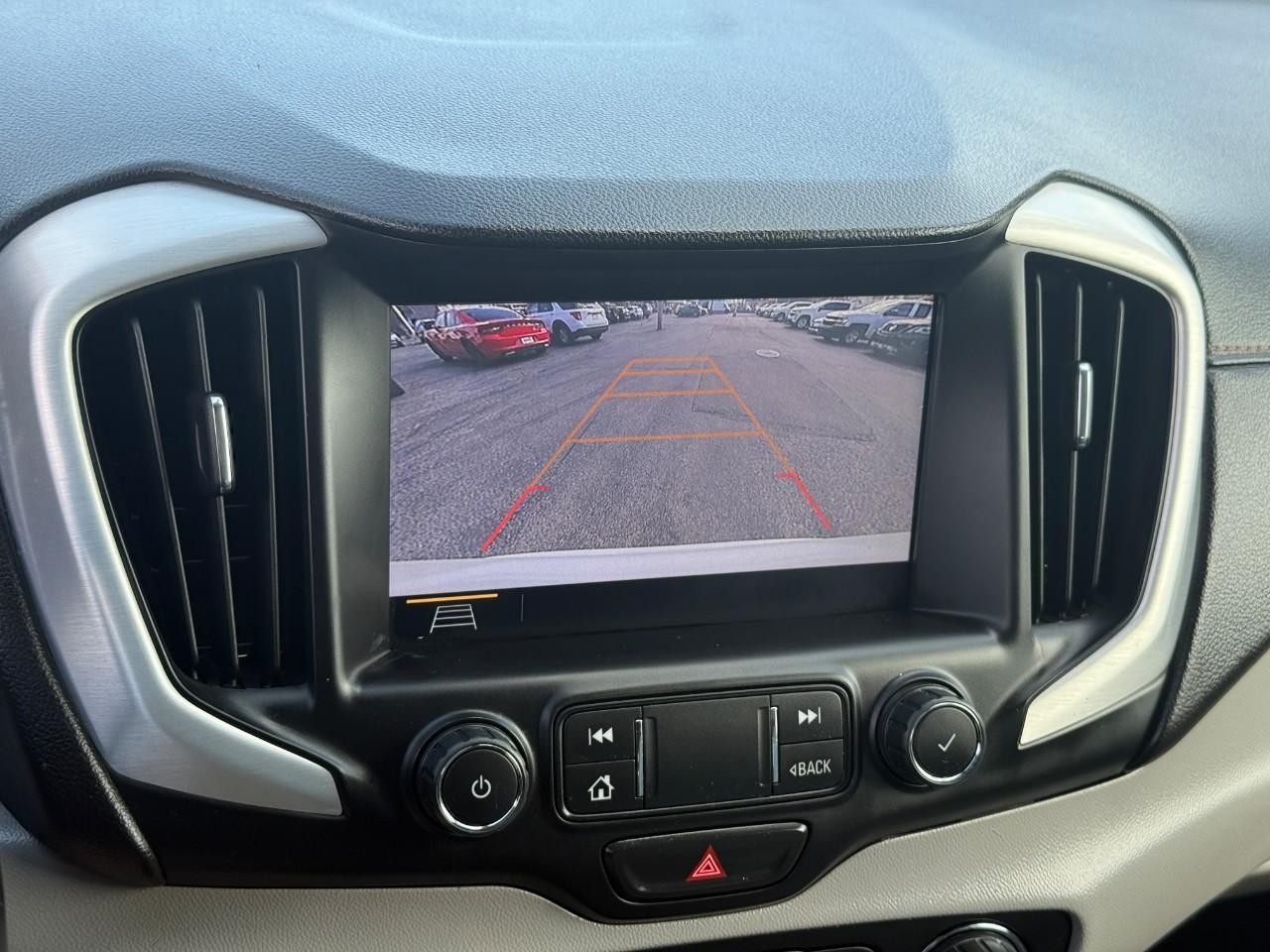 GMC Terrain Vehicle Full-screen Gallery Image 23