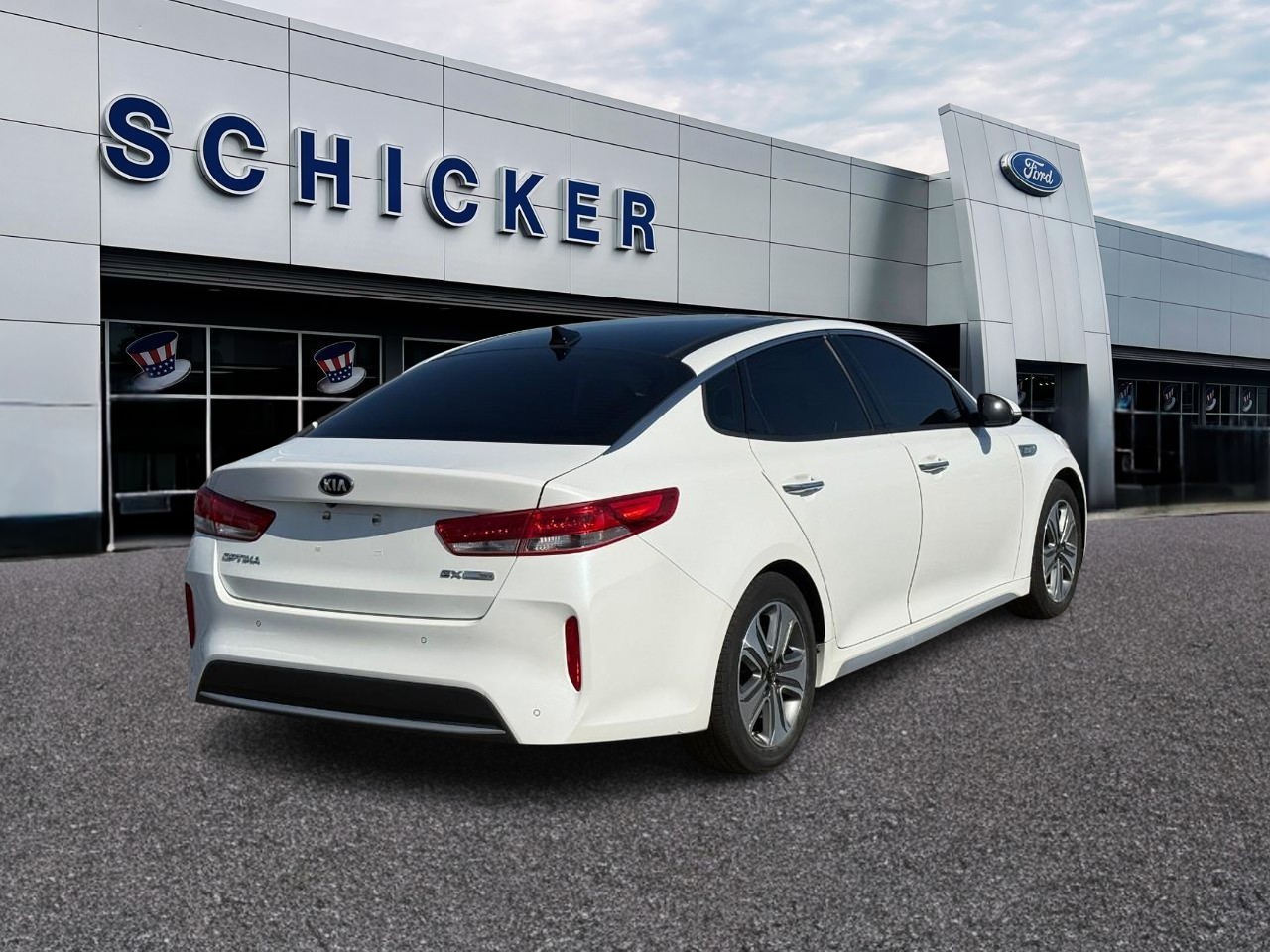 Kia Optima Hybrid Vehicle Full-screen Gallery Image 02