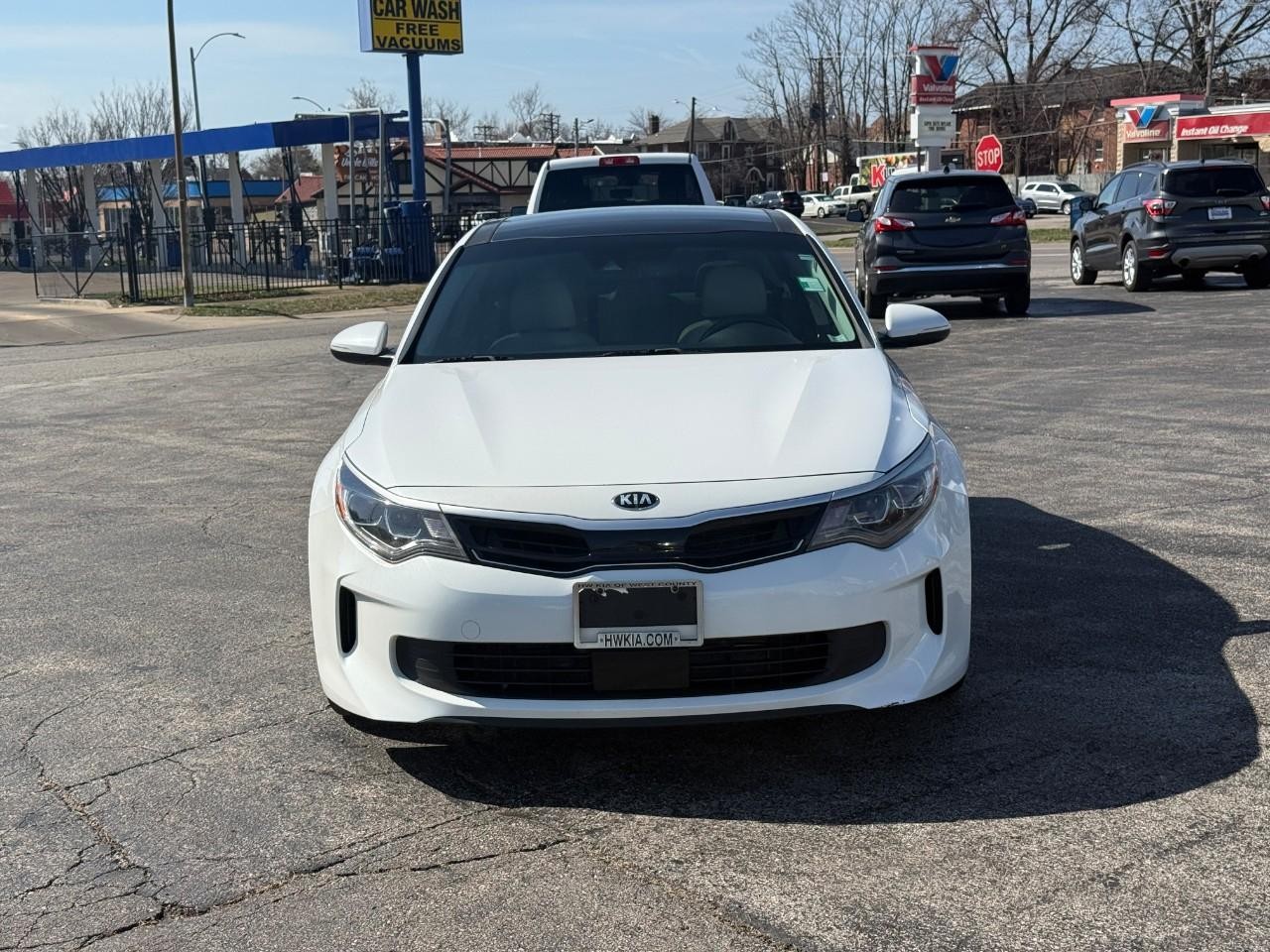 Kia Optima Hybrid Vehicle Full-screen Gallery Image 06