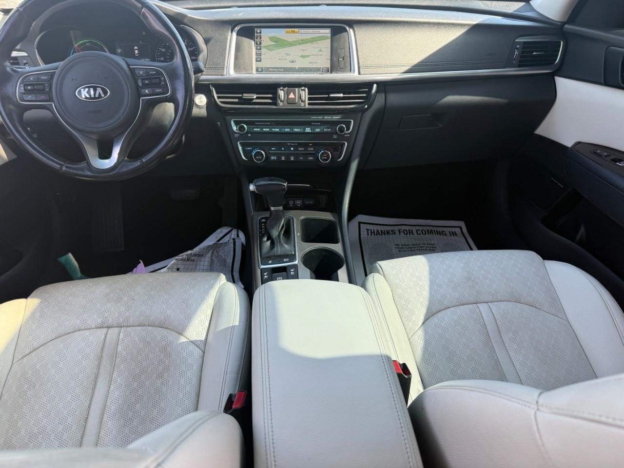 Kia Optima Hybrid Vehicle Full-screen Gallery Image 09