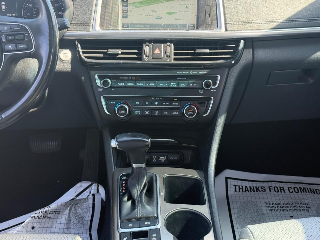 Kia Optima Hybrid Vehicle Full-screen Gallery Image 12