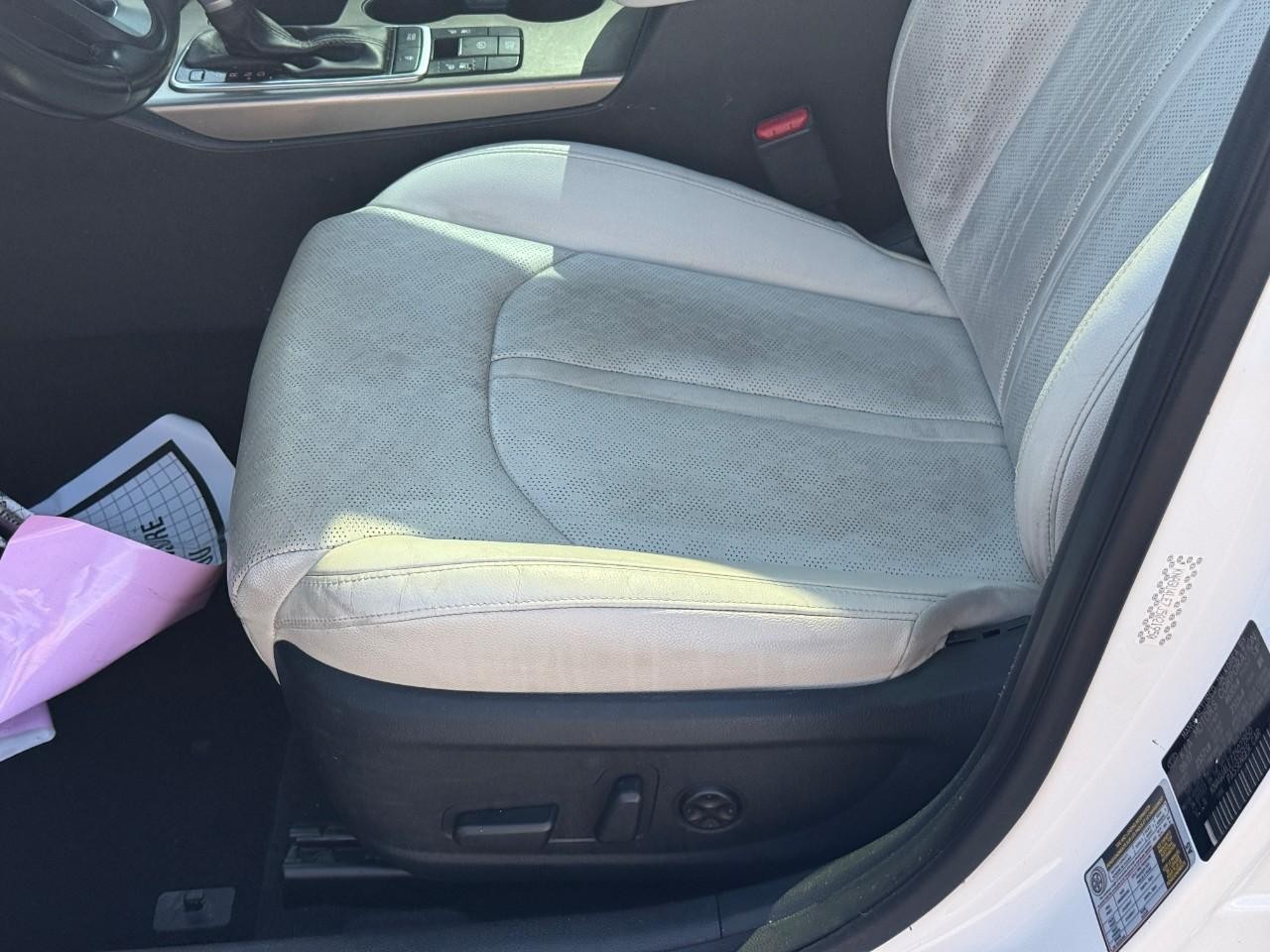 Kia Optima Hybrid Vehicle Full-screen Gallery Image 15