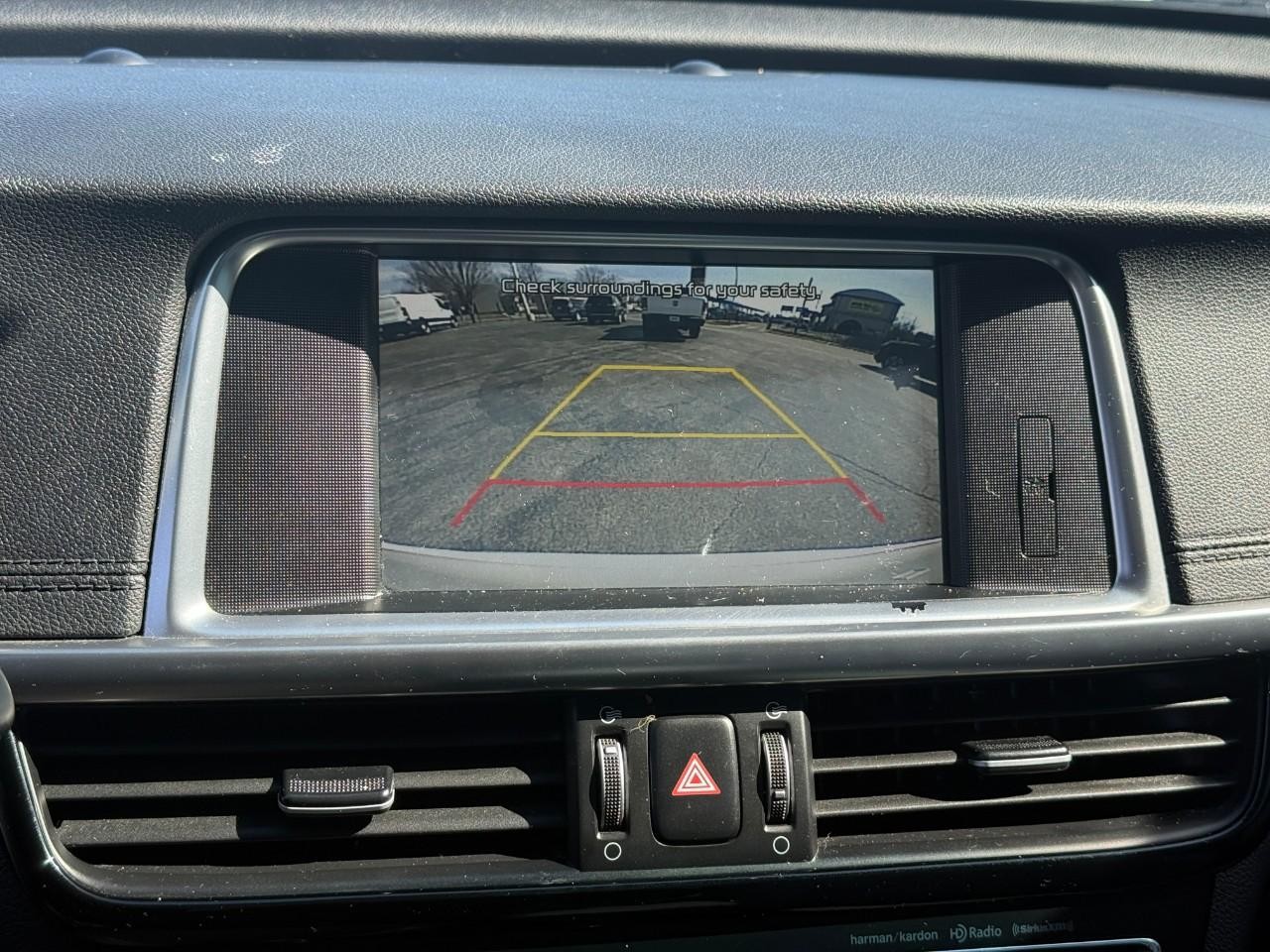 Kia Optima Hybrid Vehicle Full-screen Gallery Image 21