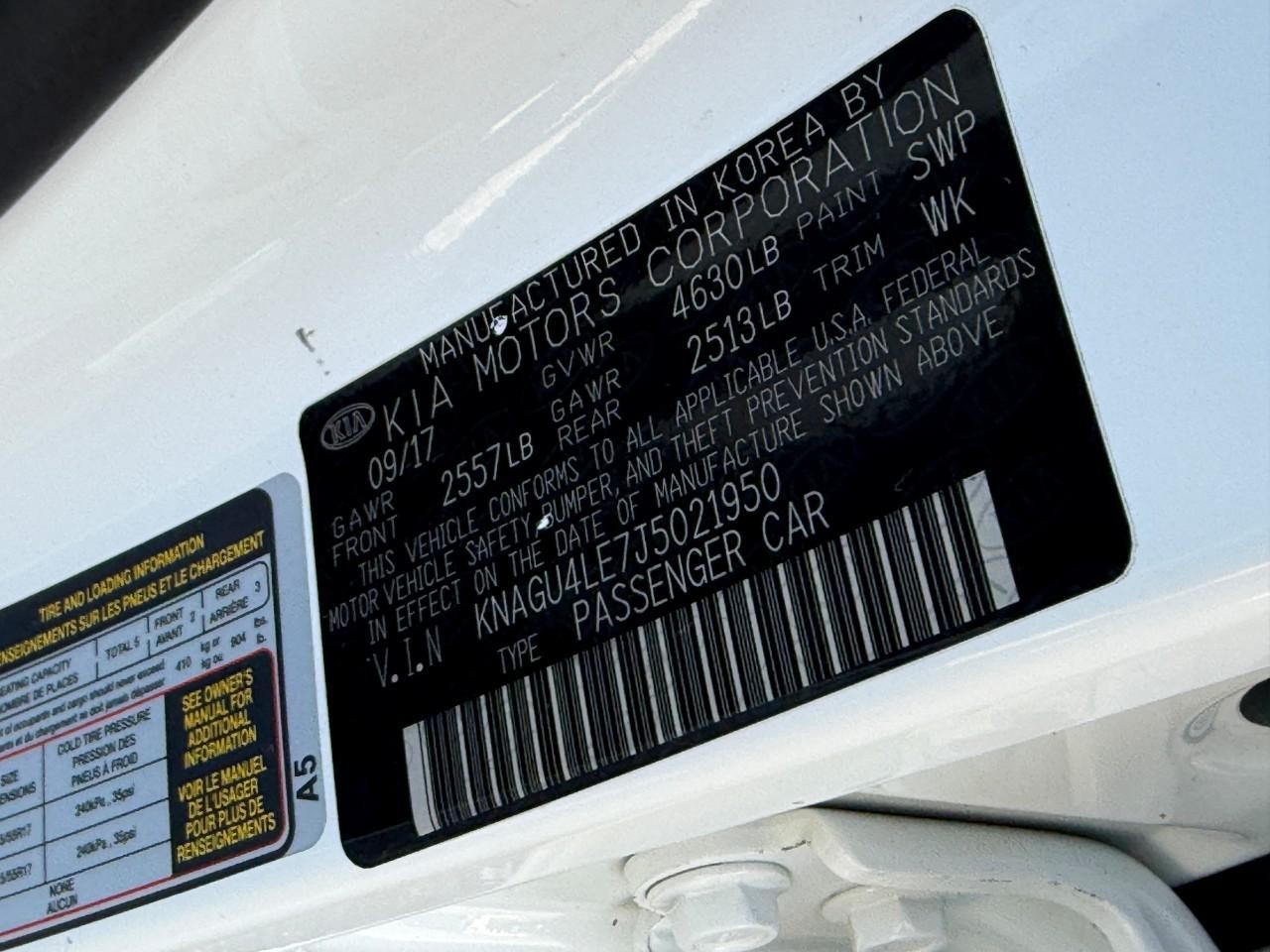 Kia Optima Hybrid Vehicle Full-screen Gallery Image 22