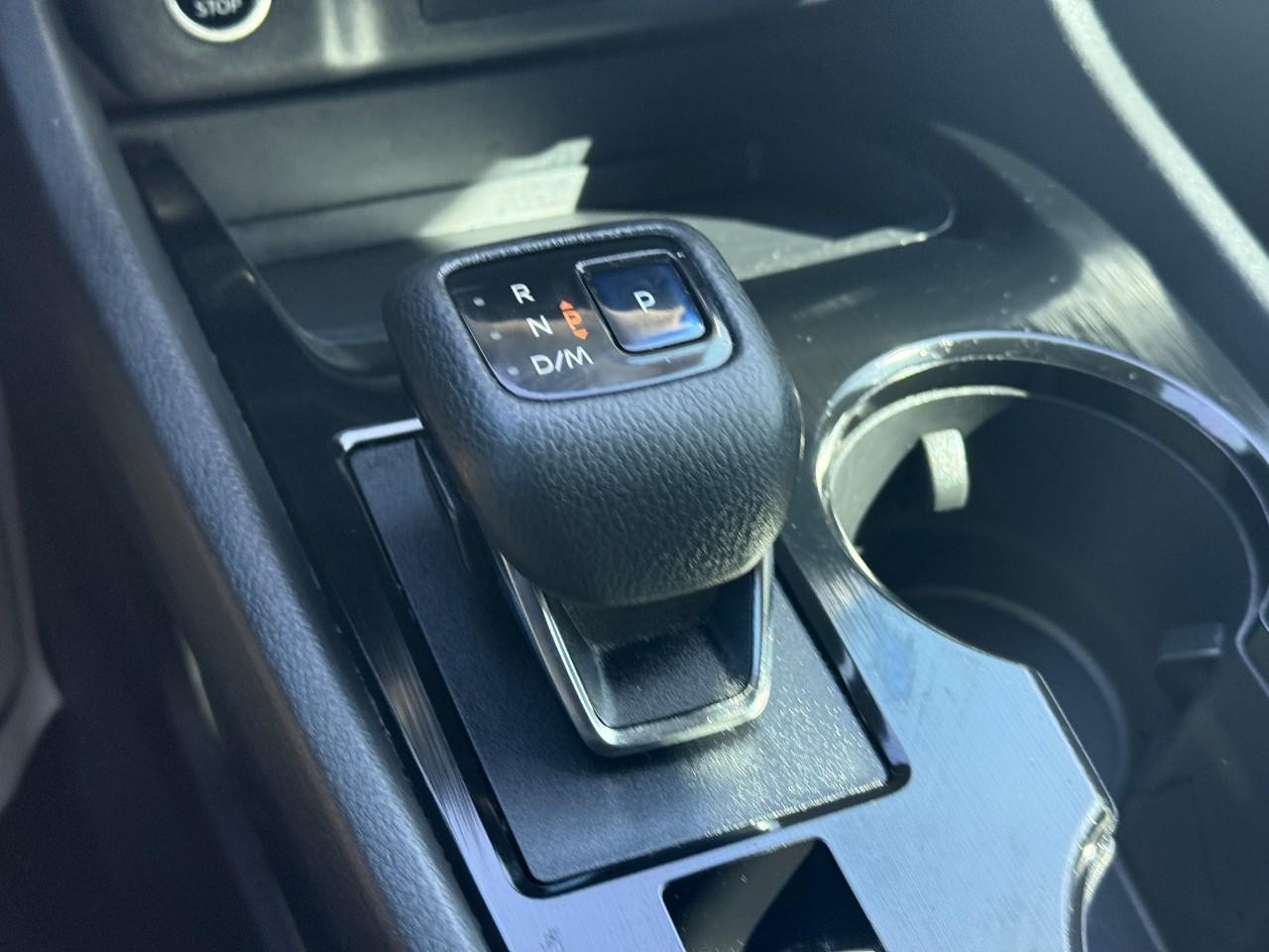 Nissan Rogue Vehicle Full-screen Gallery Image 23