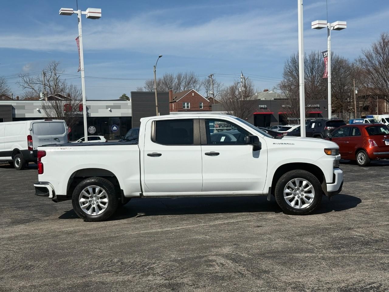 Chevrolet Silverado 1500 Vehicle Full-screen Gallery Image 05