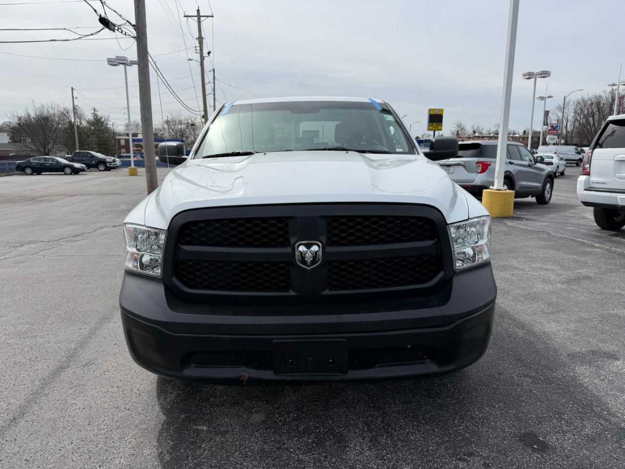 Ram 1500 Classic Vehicle Full-screen Gallery Image 09