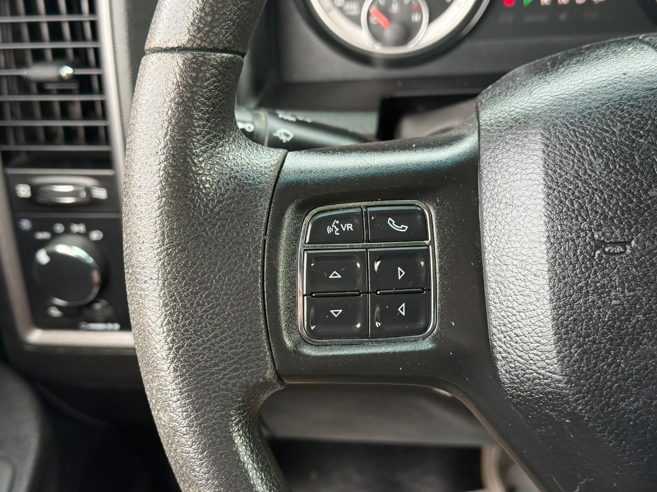 Ram 1500 Classic Vehicle Full-screen Gallery Image 17