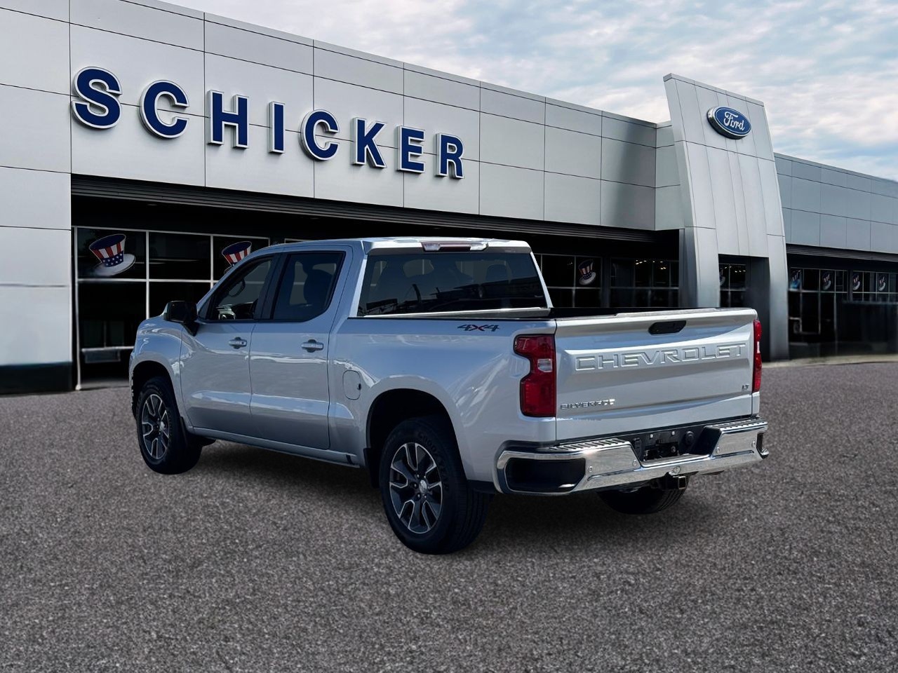 Chevrolet Silverado 1500 Vehicle Full-screen Gallery Image 03