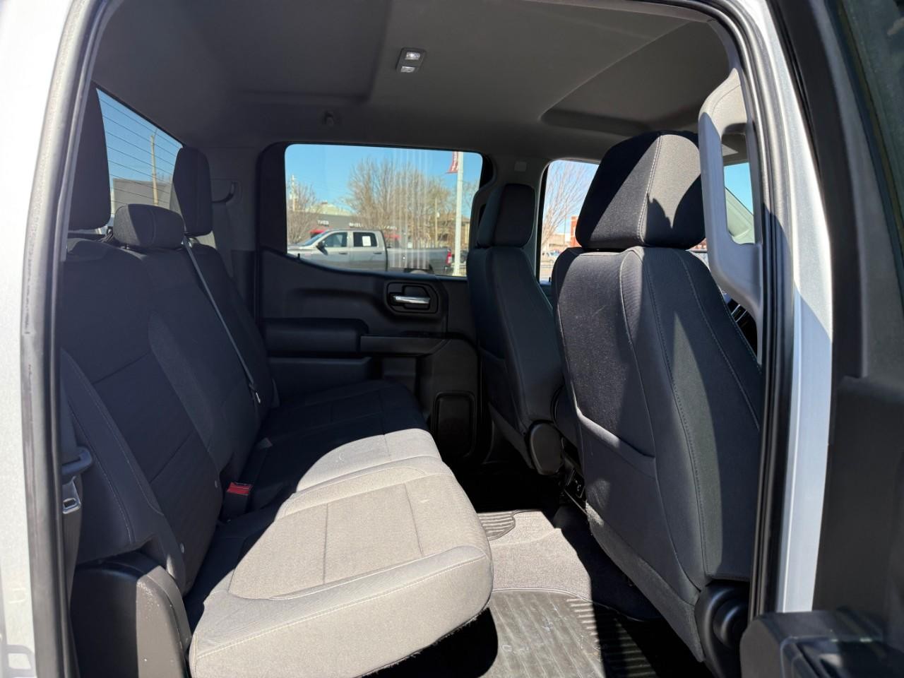 Chevrolet Silverado 1500 Vehicle Full-screen Gallery Image 09