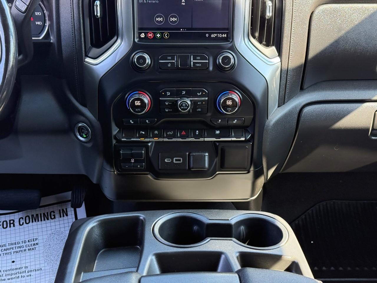 Chevrolet Silverado 1500 Vehicle Full-screen Gallery Image 13