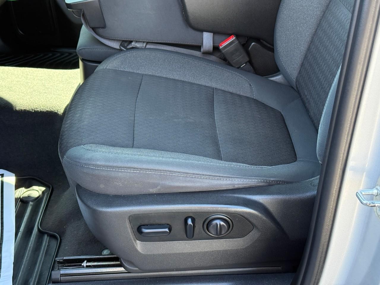 Chevrolet Silverado 1500 Vehicle Full-screen Gallery Image 15