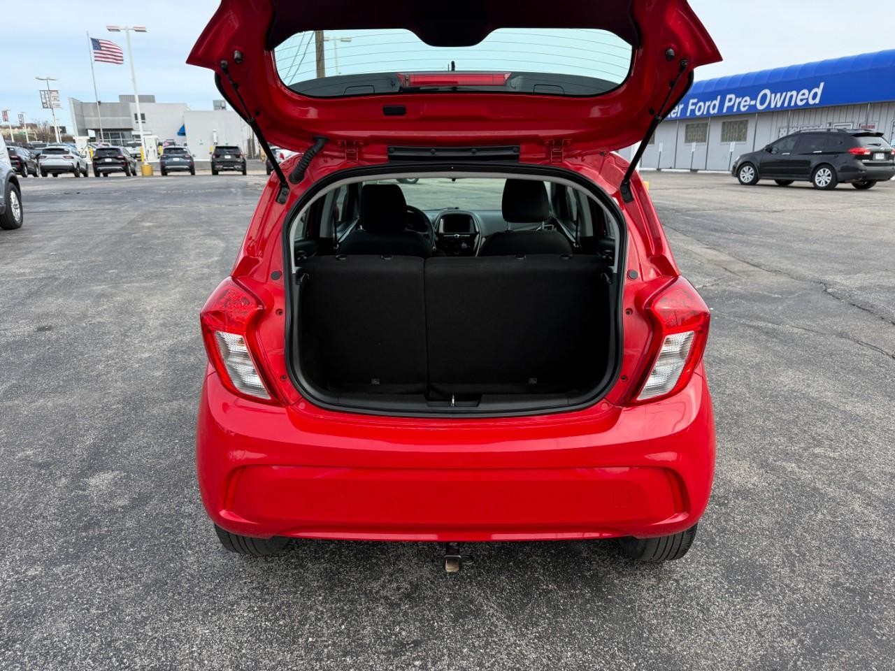 Chevrolet Spark Vehicle Full-screen Gallery Image 07