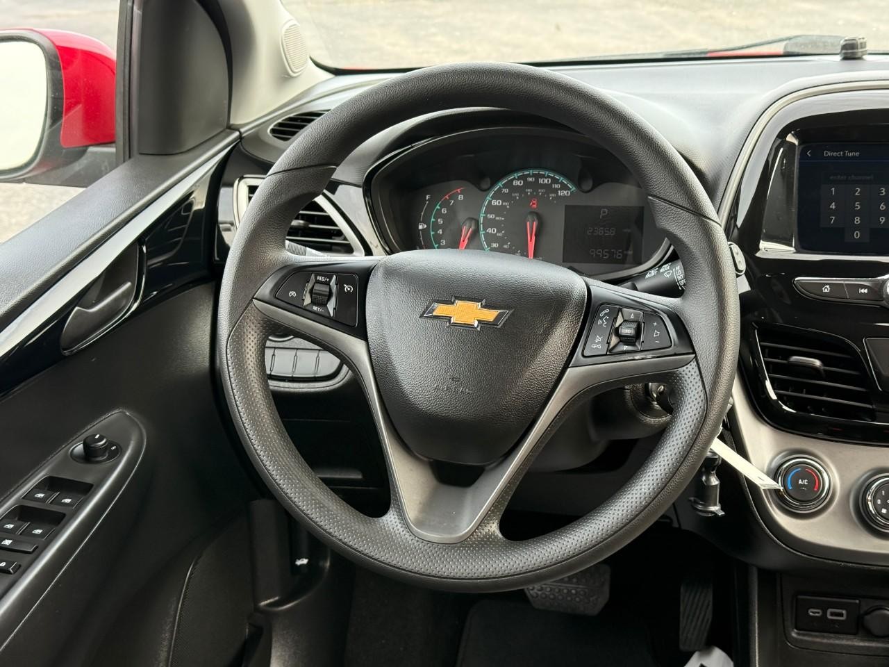 Chevrolet Spark Vehicle Full-screen Gallery Image 12