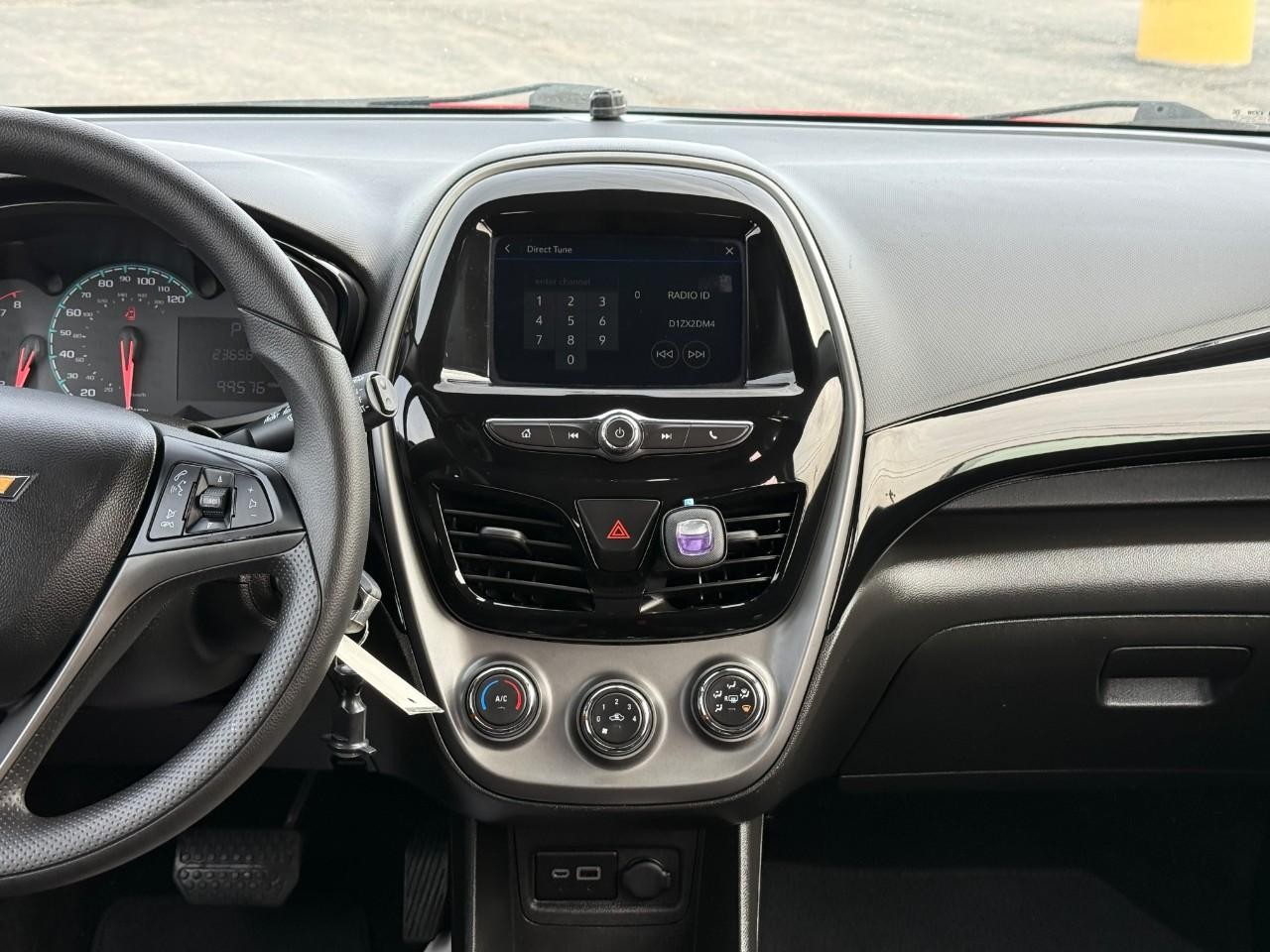 Chevrolet Spark Vehicle Full-screen Gallery Image 13