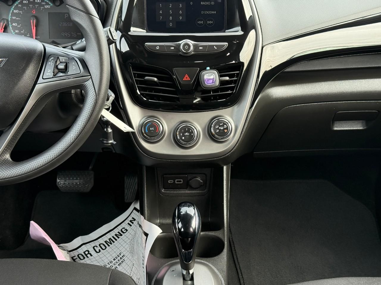 Chevrolet Spark Vehicle Full-screen Gallery Image 14