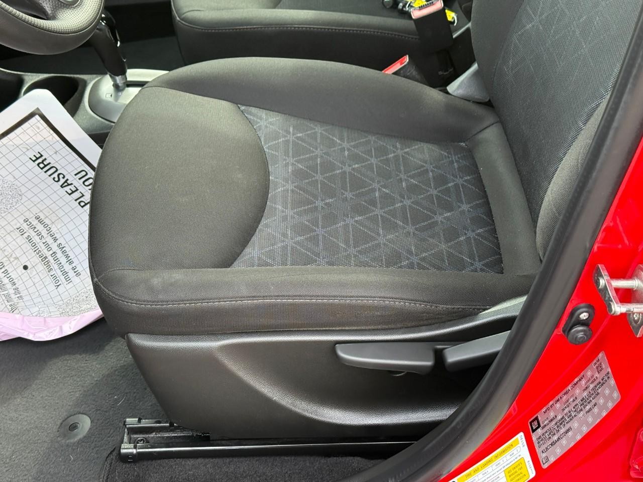 Chevrolet Spark Vehicle Full-screen Gallery Image 16