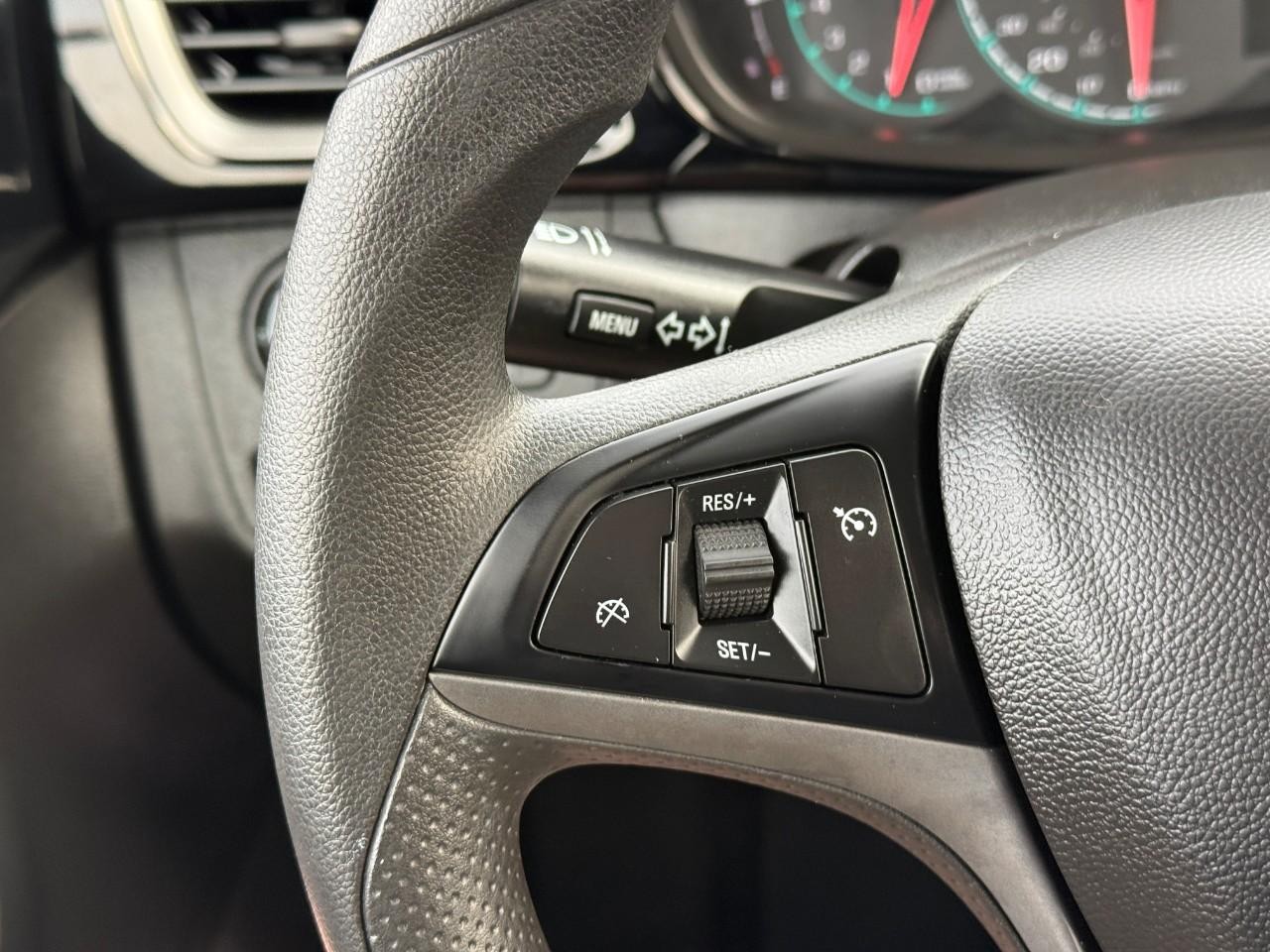 Chevrolet Spark Vehicle Full-screen Gallery Image 17