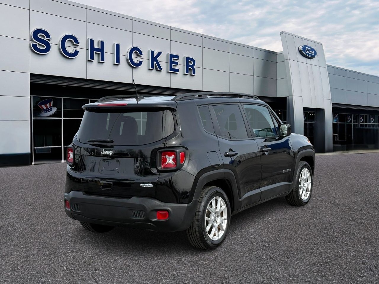 Jeep Renegade Vehicle Full-screen Gallery Image 02