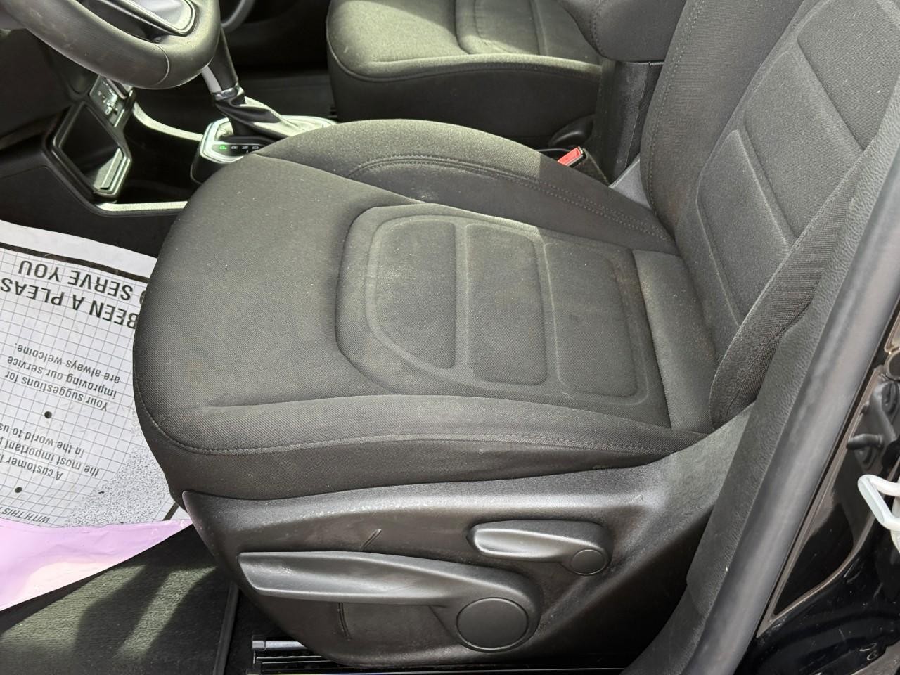 Jeep Renegade Vehicle Full-screen Gallery Image 17