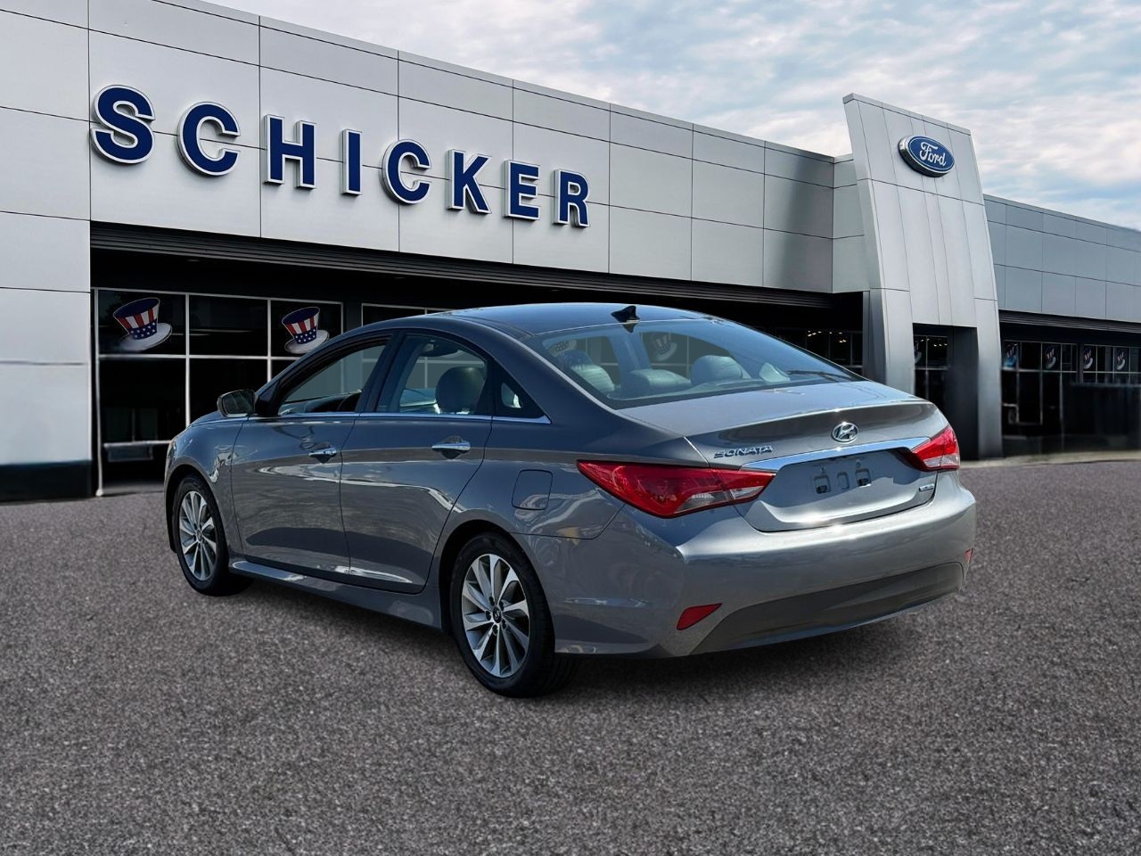 Hyundai Sonata Vehicle Full-screen Gallery Image 03